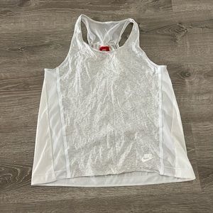 Nike work out tank size Medium